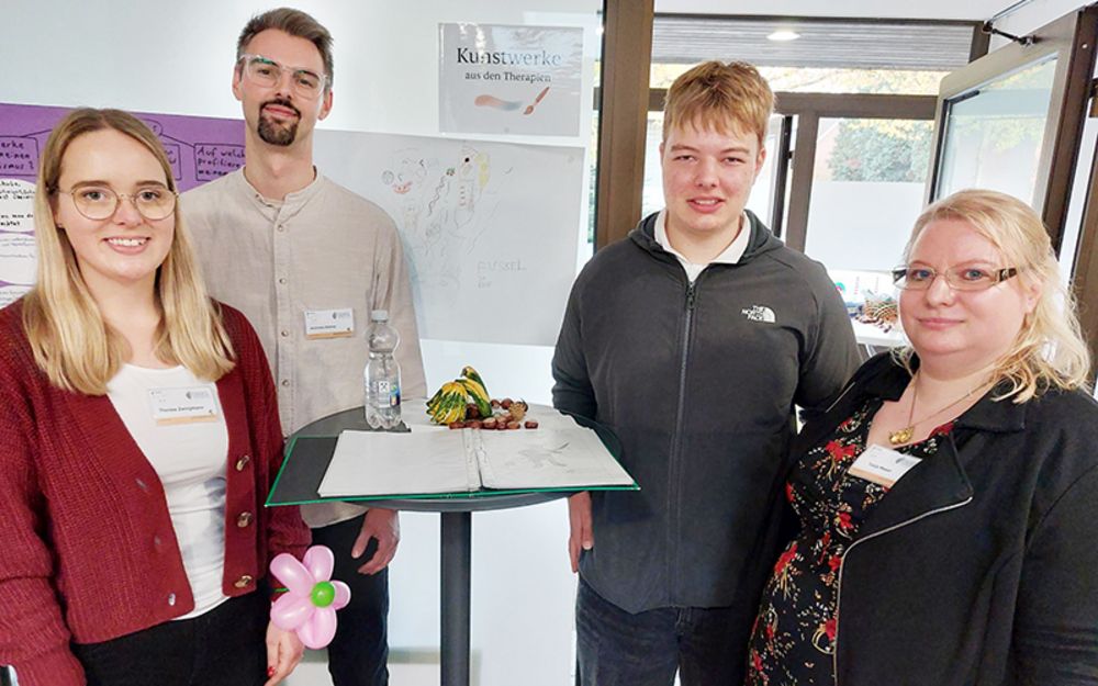 Gruppenbild mit vier Personen