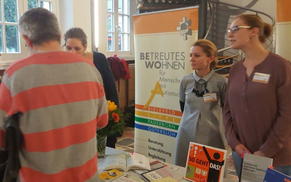 Foto Infostand autismus Ostwestfalen Lippe e.V.