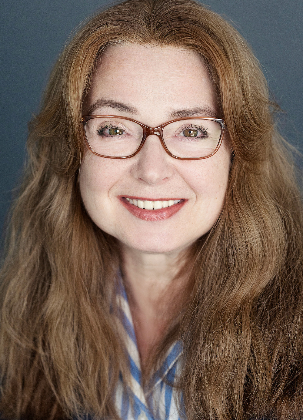 Foto zeigt Frau Svetlana Waldenmaier (Pädagogische Fachkraft Familienhilfe Bielefeld)