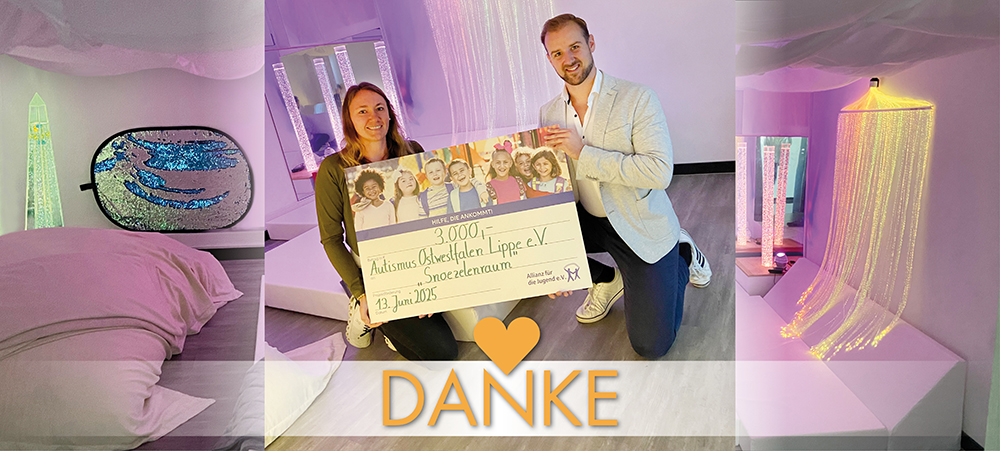 Foto zeigt Thea Altrogge (ATZ Lippstadt) und Tobias Wischnewski. Sie halten einen Spendenscheck in Höhe von 3000 Euro der Stiftung Allianz für Jugend e.V. hoch.