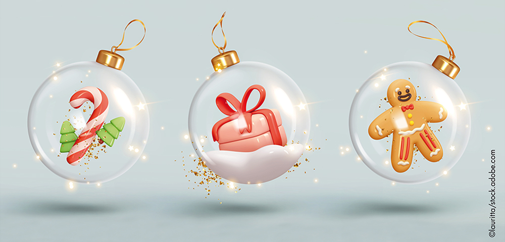 Foto zeigt drei Weihnachtskugeln aus Glas