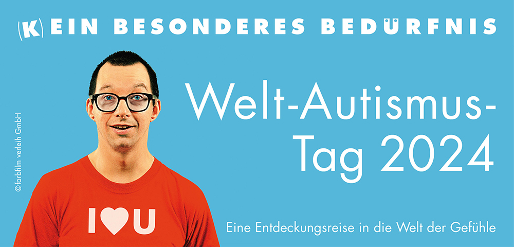 Foto zeigt jungen Mann in rotem T-Shirt mit Aufschrift "I love you" und Filmtitel (K)ein besonderes Bedürfnis